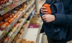 Чоловік вкрав продукти і алкоголь у «Варусі» Нікополя  - як його покарав суд