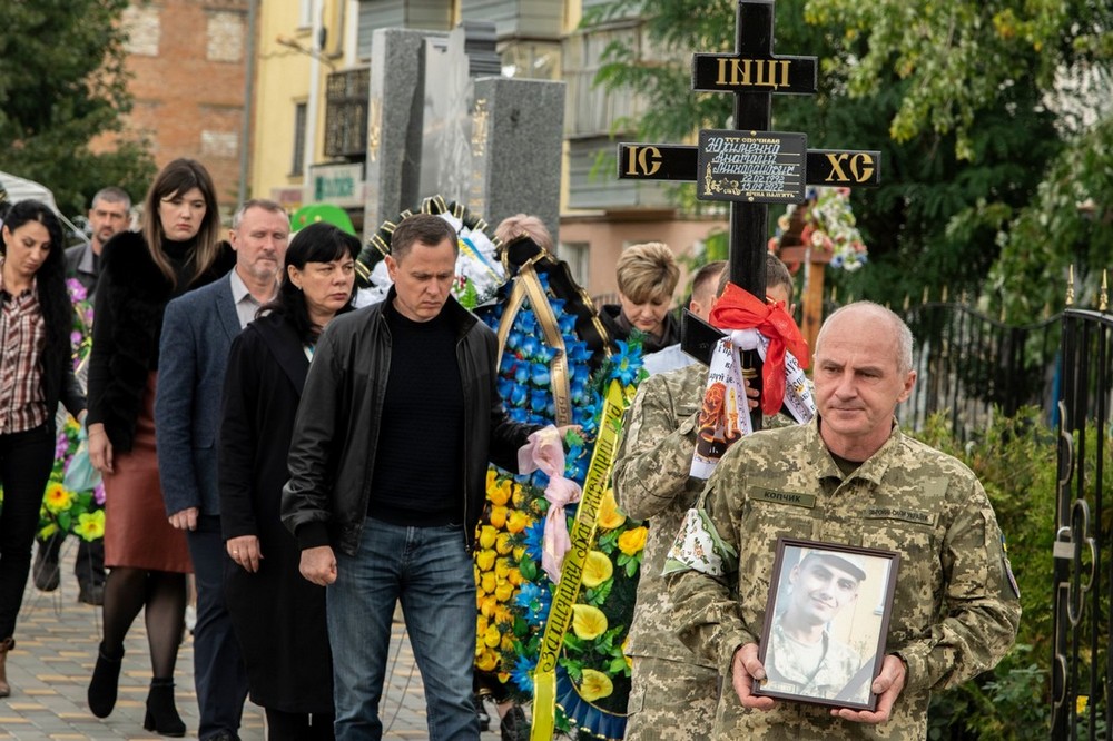  Вбиті росією мешканці Нікопольщини. Захисник з Нікополя Анатолій Юхименко 22 лютого відзначав би своє 34-річчя. Але йому назавжди 20. І сьогодні ми вшановуємо пам’ять Героя!