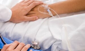 Смерть 11-річної дитини після операції у Дніпрі: лікарю-хірургу повідомлено про підозру