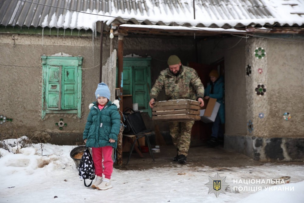 Залишалася під обстрілами з дитиною, бо не могла кинути тваринок: на Дніпропетровщині триває евакуація Залишалася під обстрілами з дитиною, бо не могла кинути тваринок: на Дніпропетровщині триває евакуація