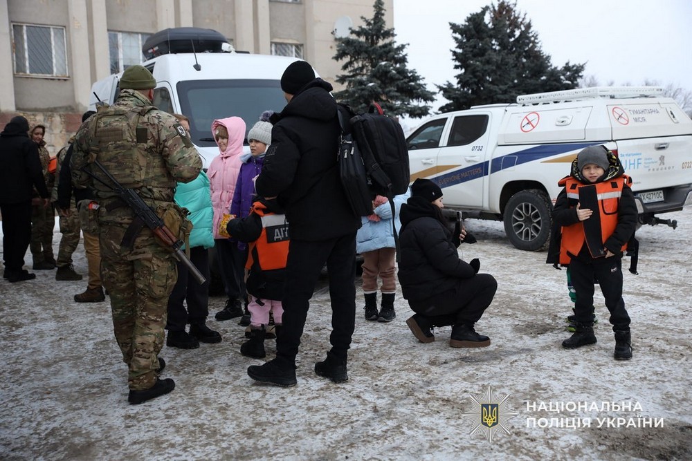 Залишалася під обстрілами з дитиною, бо не могла кинути тваринок: на Дніпропетровщині триває евакуація Залишалася під обстрілами з дитиною, бо не могла кинути тваринок: на Дніпропетровщині триває евакуація