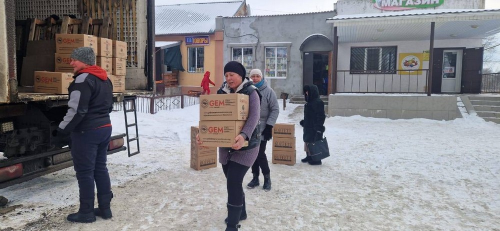 Гуманітарна допомога у Томаківській громаді: мешканці отримують продукти і паливні брикети (фото) Гуманітарна допомога у Томаківській громаді: мешканці отримують продукти і паливні брикети (фото)