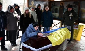 Щодня відправляв рідним смайлик, що він живий… У Нікополі сьогодні провели в останню путь Захисника, який загинув через 4 місяці після мобілізації