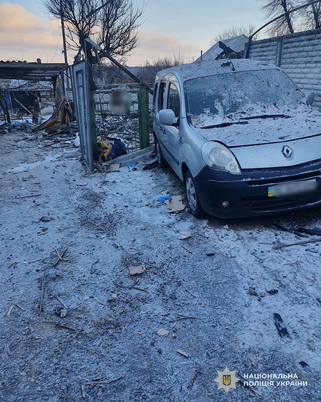 Чоловік і жінка згоріли внаслідок удару ворога по будинку у Дніпрі: рятувальники і правоохоронці показали фото
