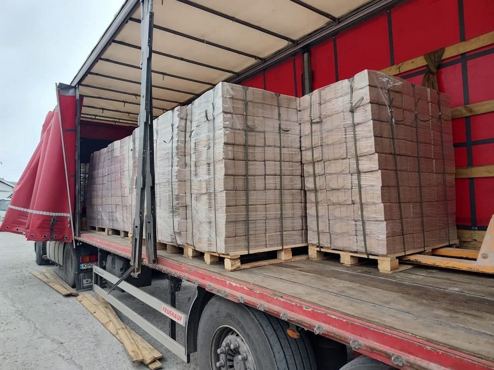 Гуманітарна допомога у Томаківській громаді: мешканці отримують продукти і паливні брикети (фото) Гуманітарна допомога у Томаківській громаді: мешканці отримують продукти і паливні брикети (фото)