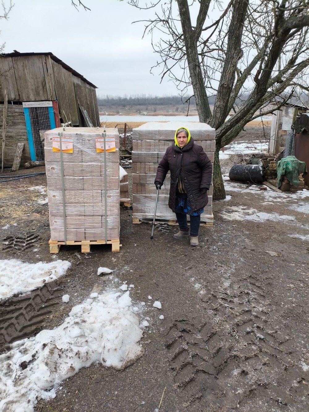 Гуманітарна допомога у Томаківській громаді: мешканці отримують продукти і паливні брикети (фото) Гуманітарна допомога у Томаківській громаді: мешканці отримують продукти і паливні брикети (фото)