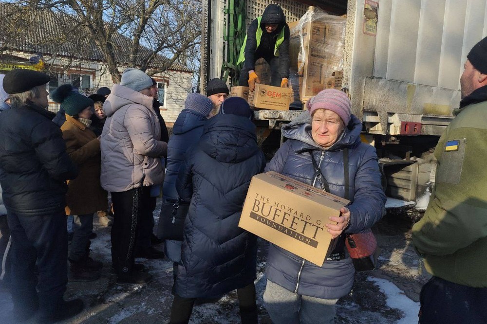 У двох селах на Нікопольщині роздали гуманітарну допомогу від благодійників: фото
