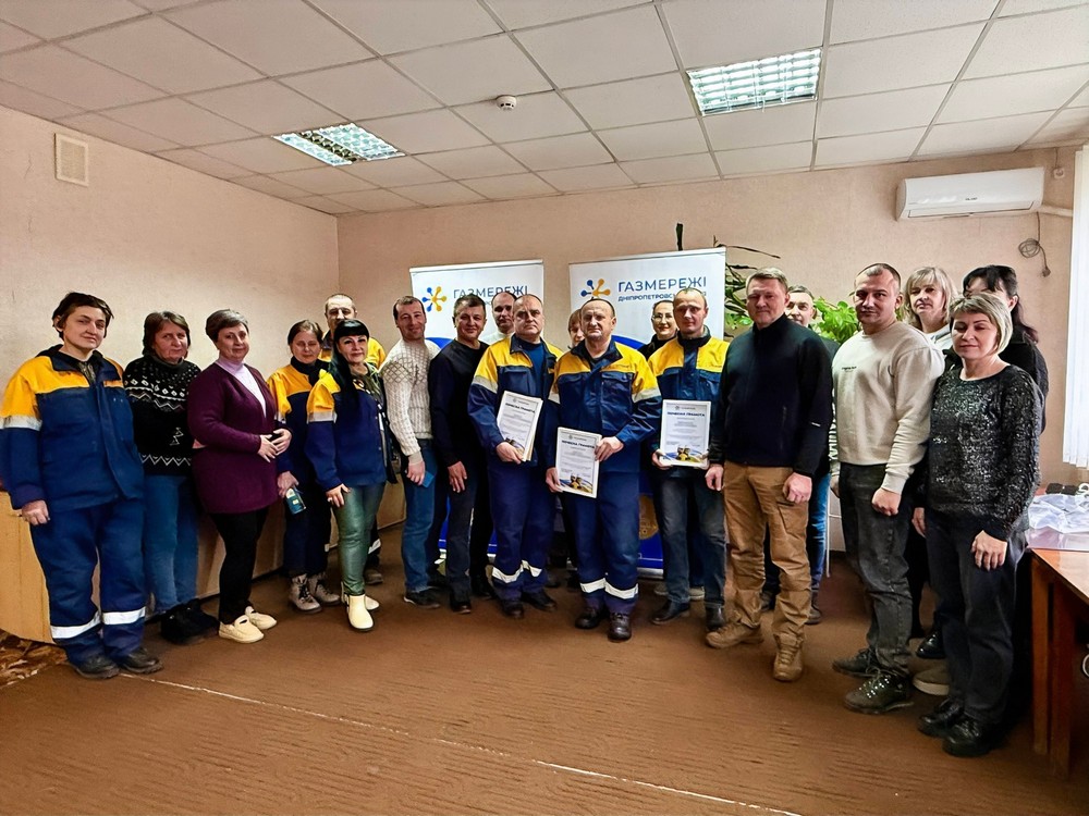 забезпечує додаткові виплати забезпечує додаткові виплати