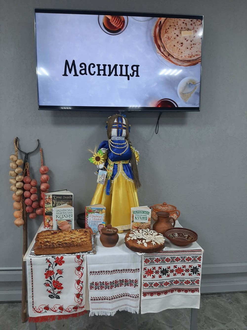 Готували млинці і говорили про традиції: на Нікопольщині відбувся захід «Масниця в тренді» (фото) Готували млинці і говорили про традиції: на Нікопольщині відбувся захід «Масниця в тренді» (фото)