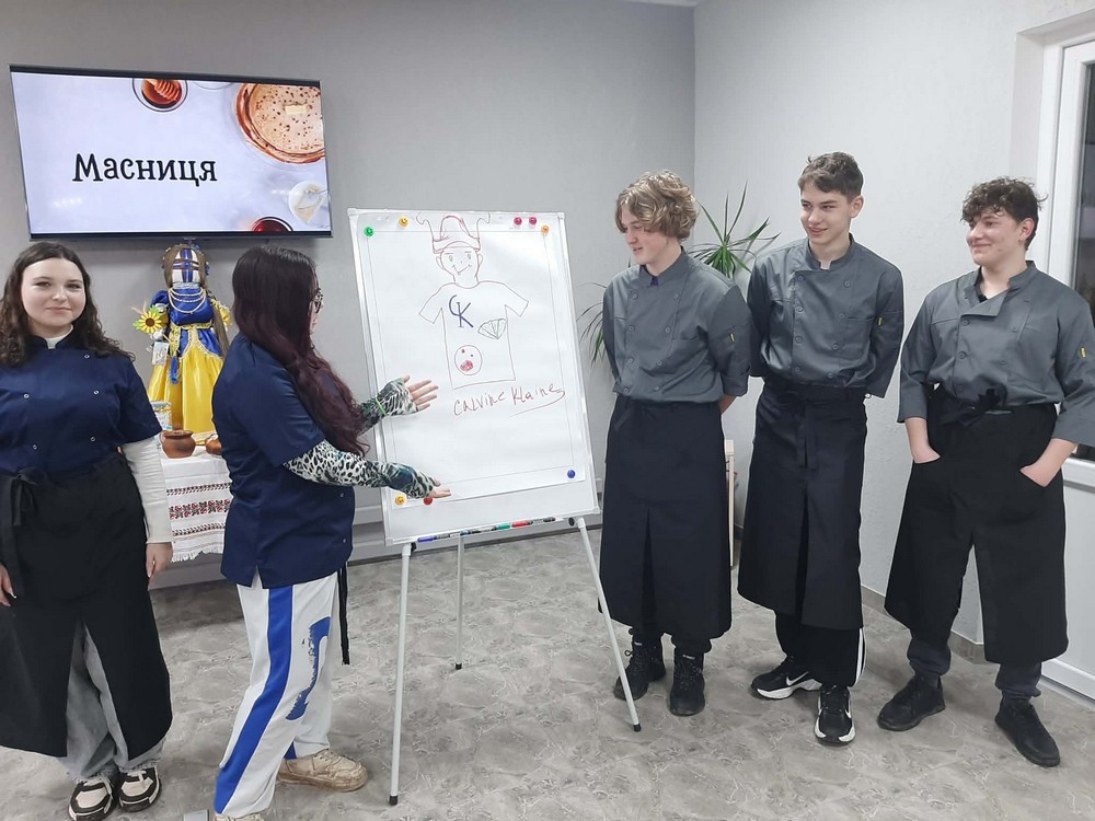 Готували млинці і говорили про традиції: на Нікопольщині відбувся захід «Масниця в тренді» (фото) Готували млинці і говорили про традиції: на Нікопольщині відбувся захід «Масниця в тренді» (фото)