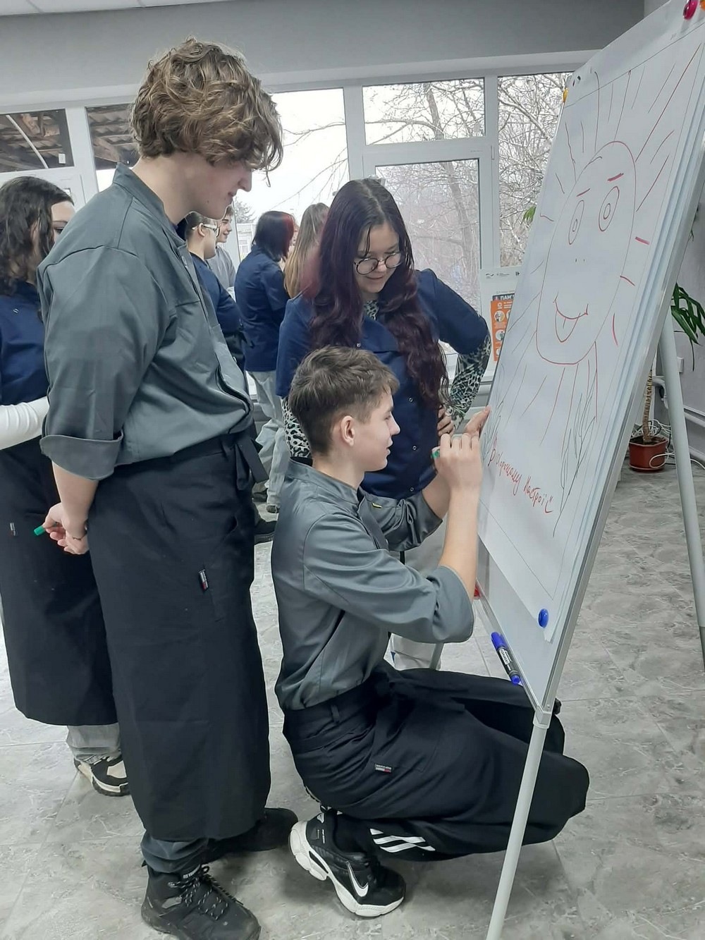 Готували млинці і говорили про традиції: на Нікопольщині відбувся захід «Масниця в тренді» (фото) Готували млинці і говорили про традиції: на Нікопольщині відбувся захід «Масниця в тренді» (фото)