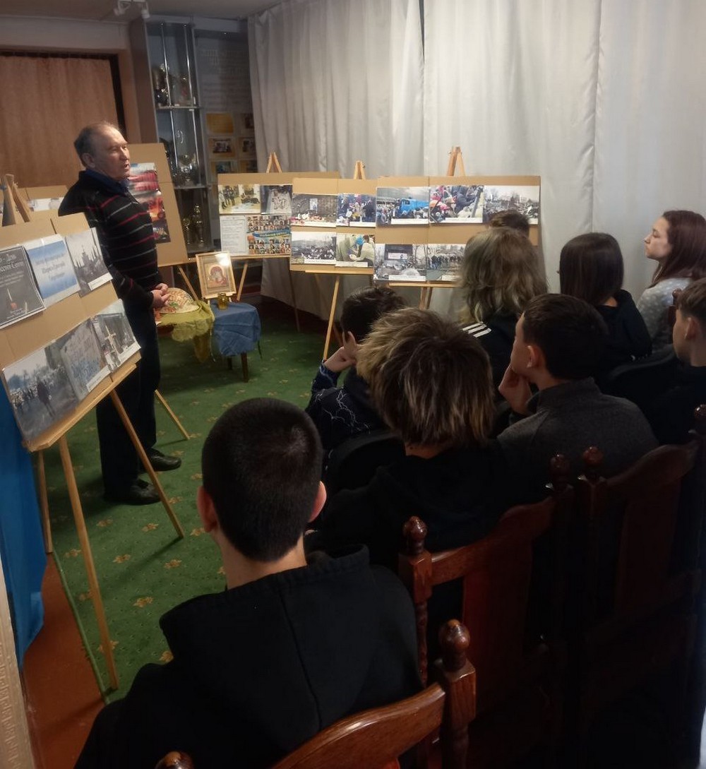 У Покрові сьогодні вшанували пам’ять Героїв Небесної Сотні (фото) У Покрові сьогодні вшанували пам’ять Героїв Небесної Сотні (фото)