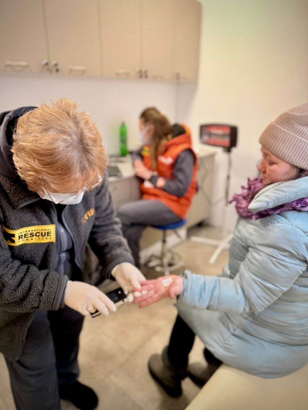 На Нікопольщині тиждень відпрацювала мобільна клініка: яку допомогу отримали люди (фото) На Нікопольщині тиждень відпрацювала мобільна клініка: яку допомогу отримали люди (фото)