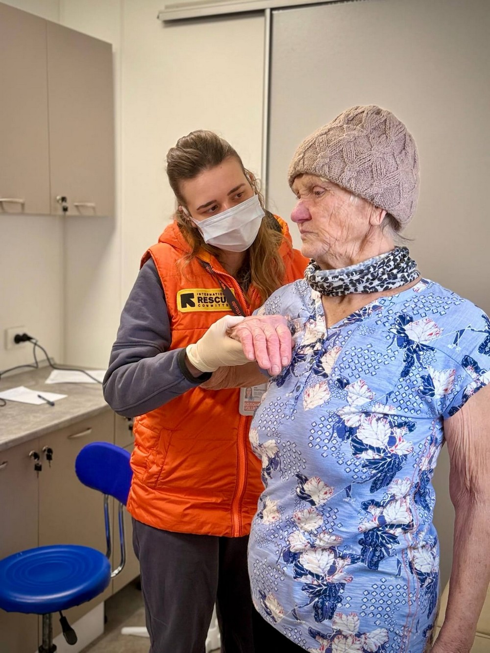 На Нікопольщині тиждень відпрацювала мобільна клініка: яку допомогу отримали люди (фото) На Нікопольщині тиждень відпрацювала мобільна клініка: яку допомогу отримали люди (фото)