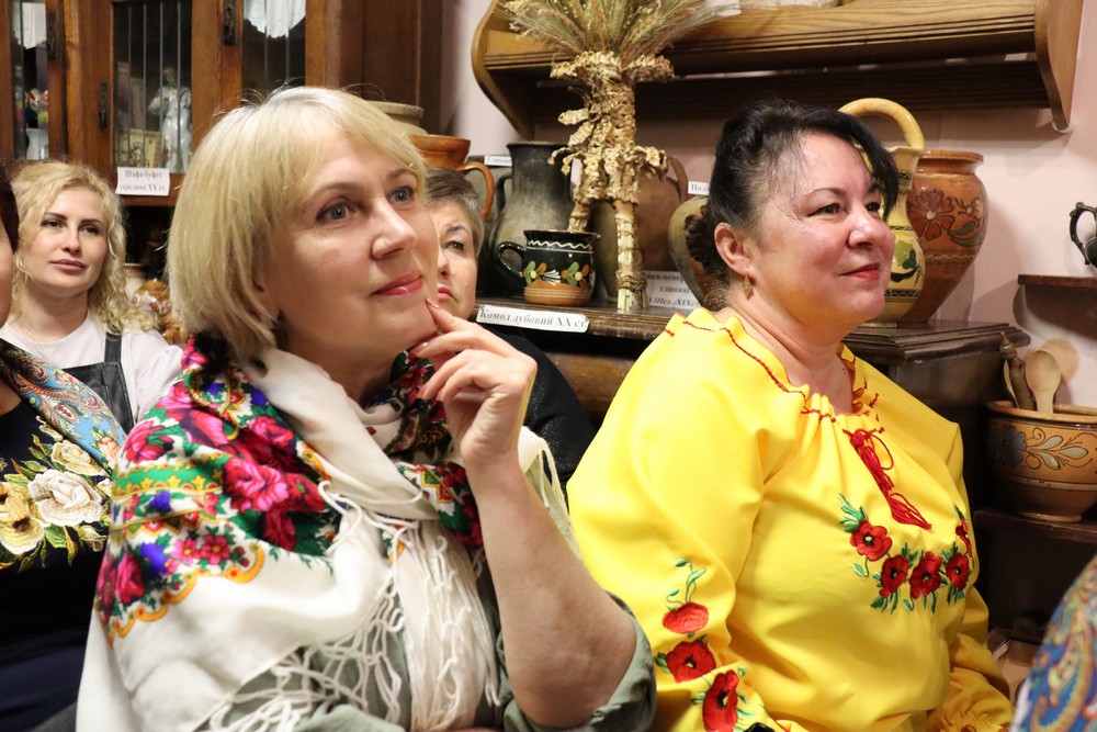 У Покрові з’явилася нова традиція – «Жіноча вітальня» (фото)