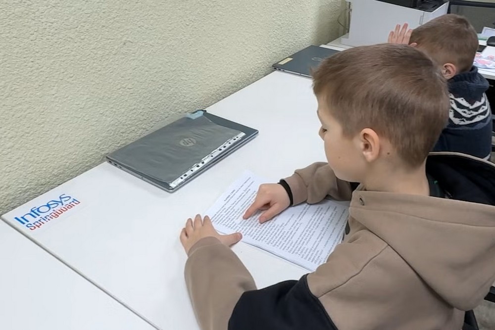 Інна Лясковська каже, що Богдан любить школу, але страждає від тривожності Інна Лясковська каже, що Богдан любить школу, але страждає від тривожності