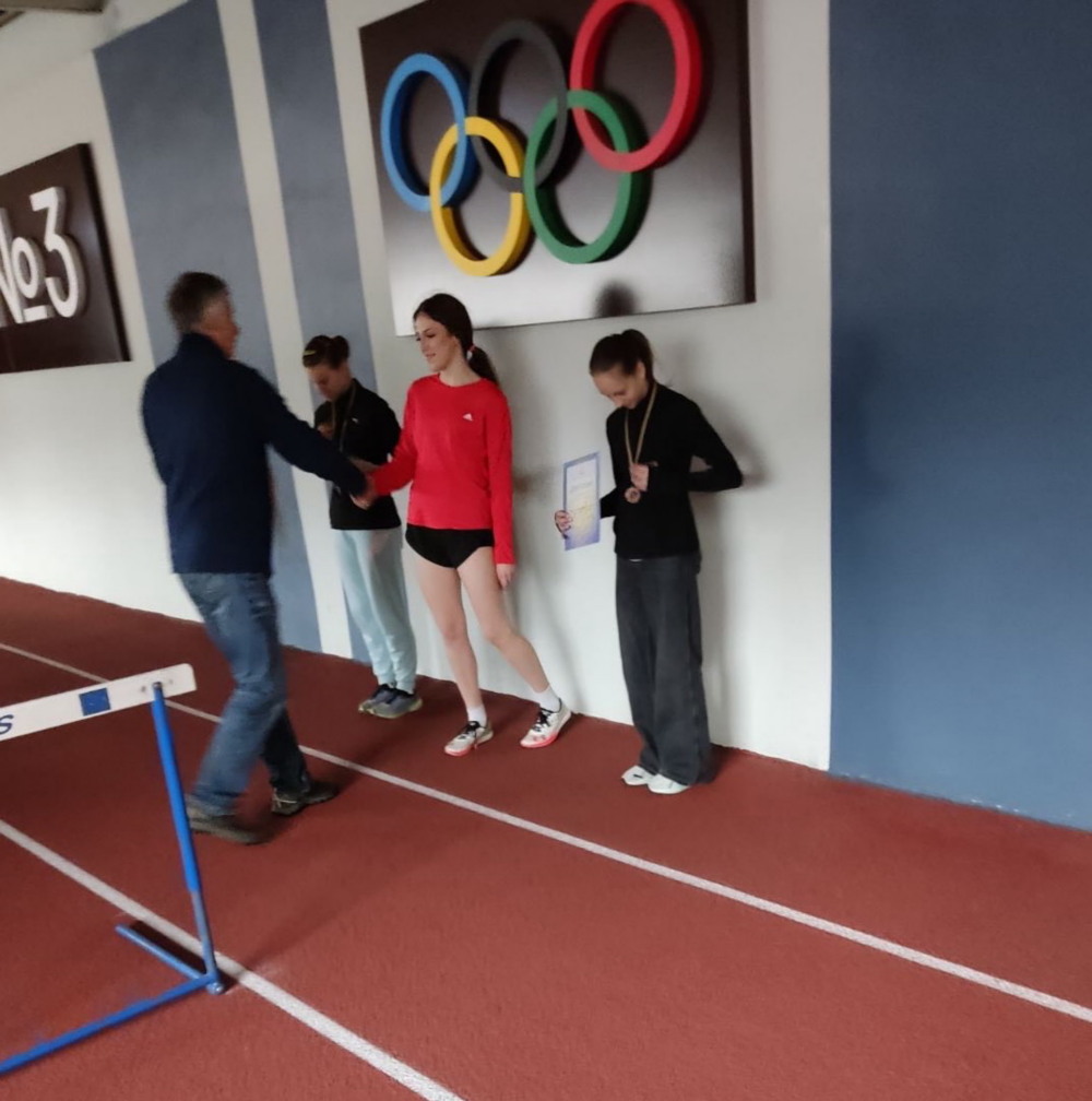 Легкоатлети з Нікополя стали призерами Чемпіонату області (фото, відео) 2 Легкоатлети з Нікополя стали призерами Чемпіонату області (фото, відео) 2