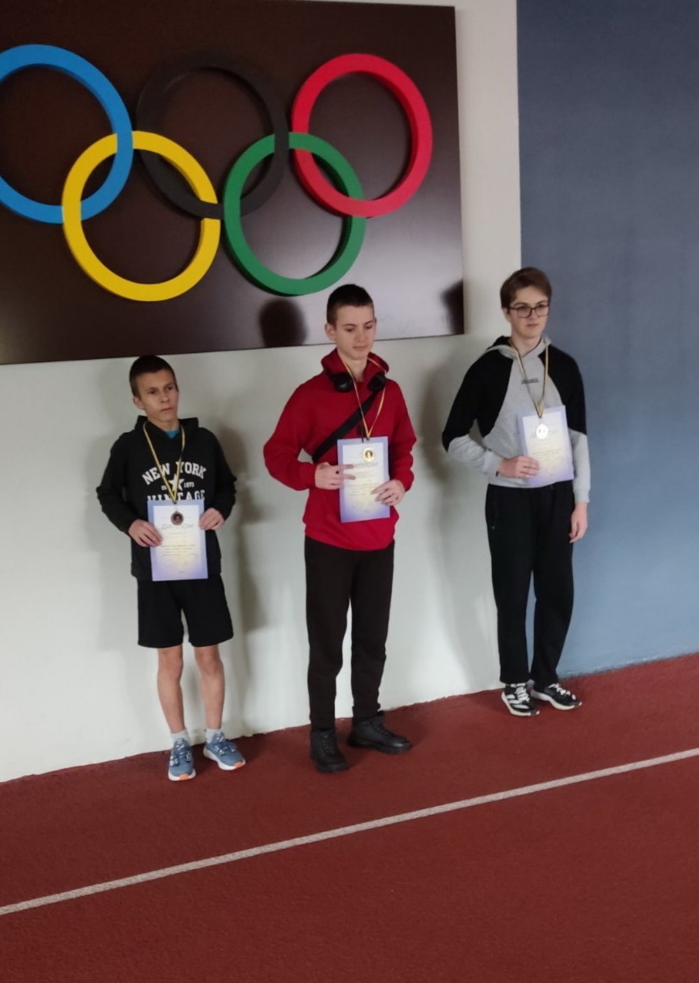 Легкоатлети з Нікополя стали призерами Чемпіонату області (фото, відео) 5 Легкоатлети з Нікополя стали призерами Чемпіонату області (фото, відео) 5