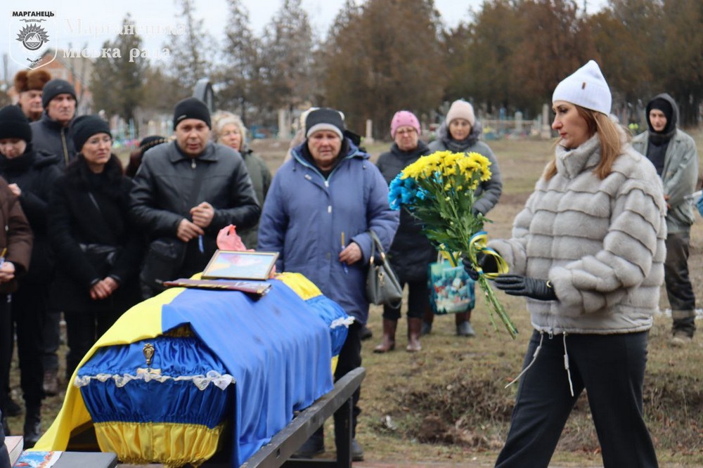На Нікопольщині провели в останню путь полеглого Захисника 6 На Нікопольщині провели в останню путь полеглого Захисника 6