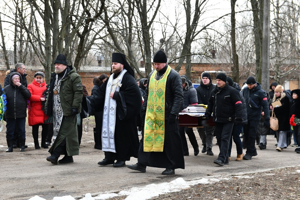 Нікополь провів 8