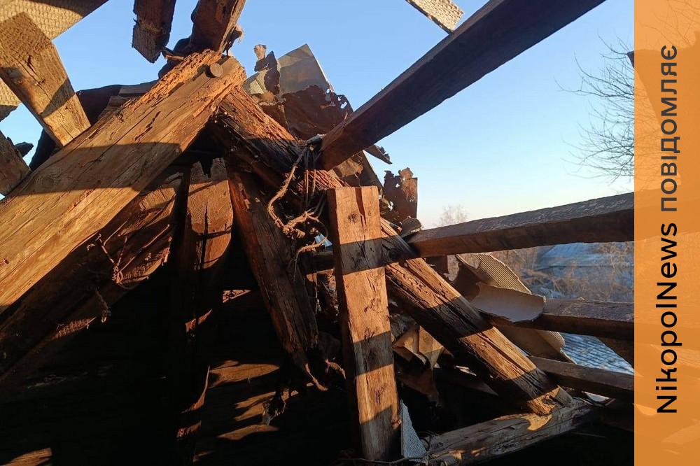Троє поранених, сталися пожежі, є руйнування: ворог атакував Нікополь та район, а також Синельниківщину (фото) 1 Нікополь 5