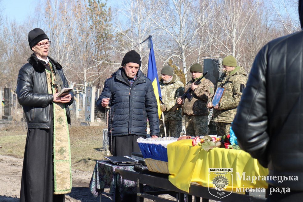 Нікопольщина провела в останню путь полеглого Захисника 4 Нікопольщина провела в останню путь полеглого Захисника 4