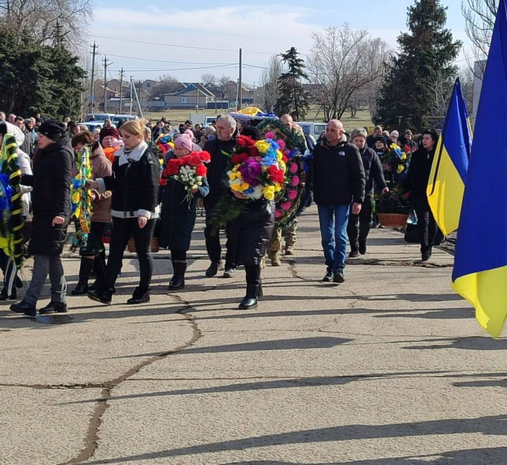 Нікопольщина провела в останню путь полеглого Захисника (фото) 7 Нікопольщина провела в останню путь полеглого Захисника (фото) 7