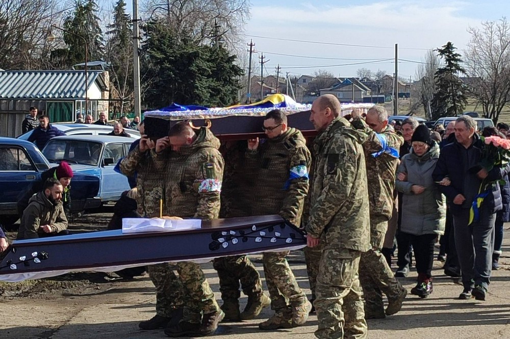 Нікопольщина провела в останню путь полеглого Захисника (фото) 9 Нікопольщина провела в останню путь полеглого Захисника (фото) 9