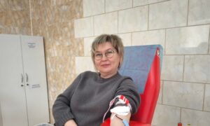  Освітяни Нікополя здали кров для поранених військових ЗСУ