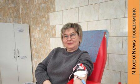  Освітяни Нікополя здали кров для поранених військових ЗСУ