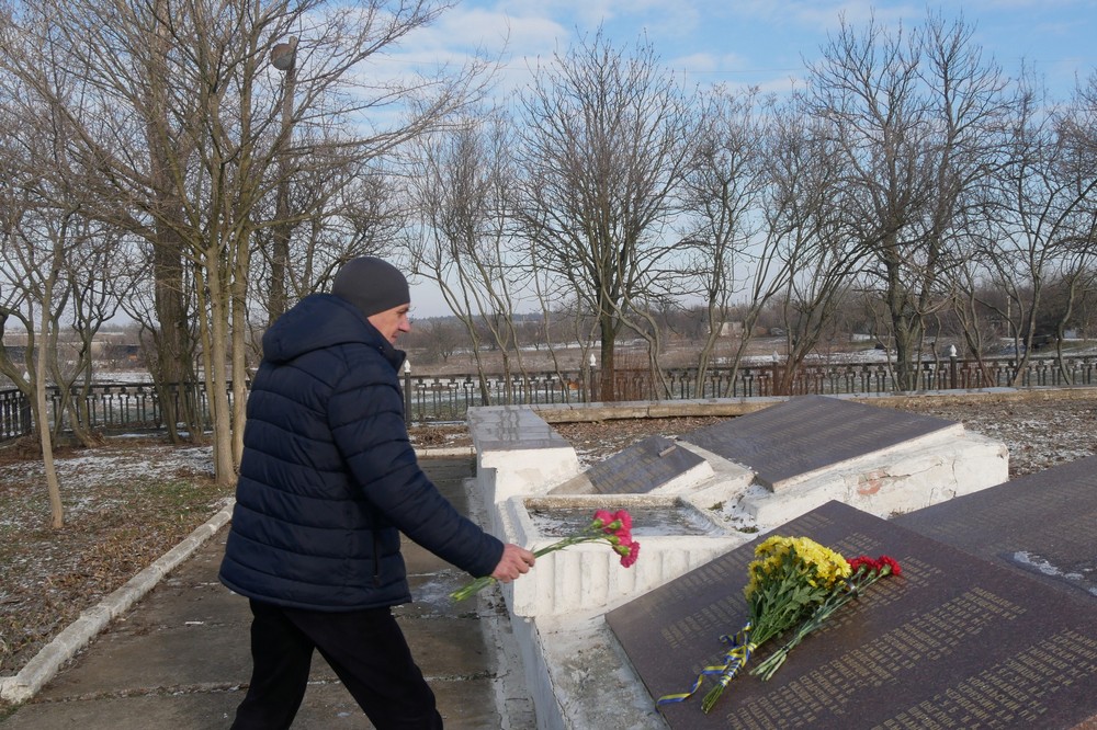 Покров  82 гу річницю звільнення від нацистських загарбників