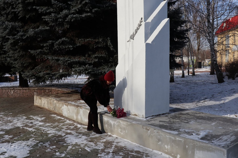 Покров  82 гу річницю звільнення від нацистських загарбників 17