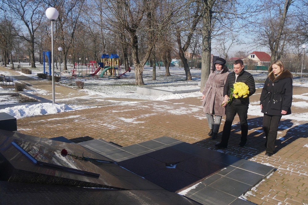 Покров  82 гу річницю звільнення від нацистських загарбників 9