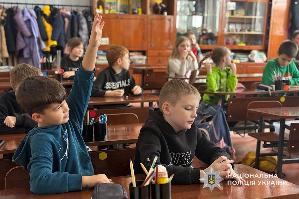 Школярам Покрова розповіли про пернатих взимку 4