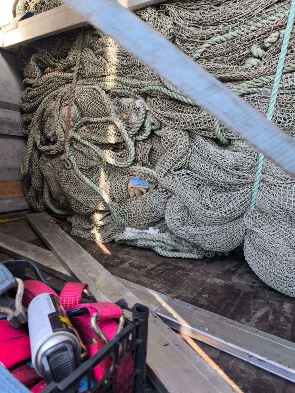 У Марганецьку громаду доставили першу партію захисник сіток 2