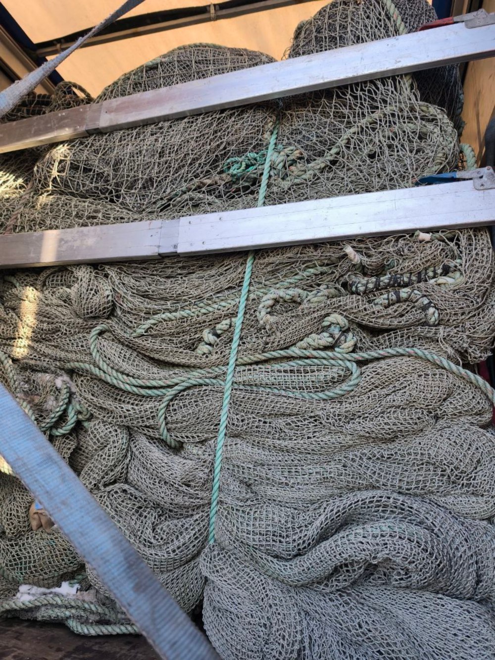 У Марганецьку громаду доставили першу партію захисник сіток 3