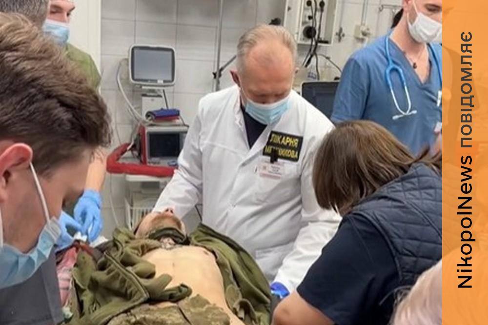 Його поранення шокувало навіть досвідчених хірургів: у Дніпрі рятують 24-річного Захисника (відео) 1 Його поранення шокувало навіть досвідчених хірургів: у Дніпрі рятують 24-річного Захисника (відео)