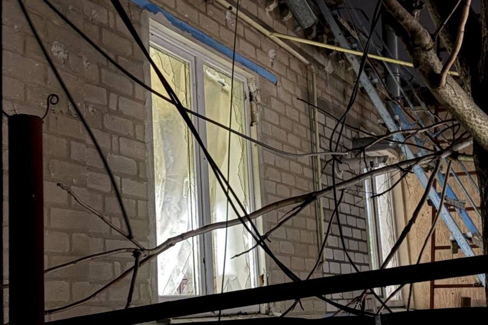 Ворог атакував Нікополь і район, у Дніпрі двоє загиблих внаслідок атаки росіян (фото) Ворог атакував Нікополь і район, у Дніпрі двоє загиблих внаслідок атаки росіян (фото)