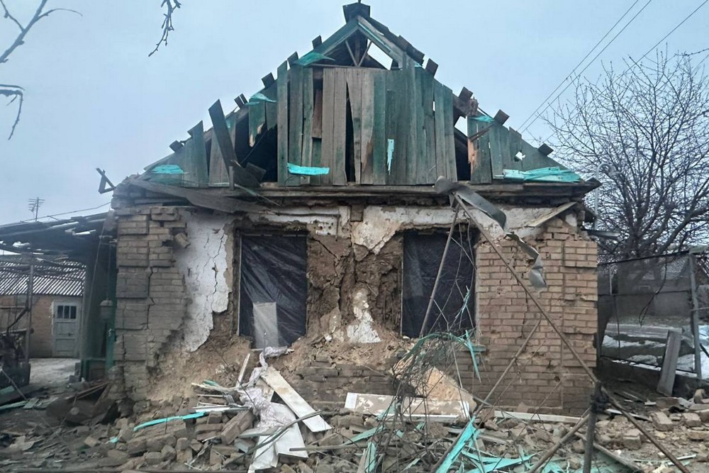 Ворог атакував Нікополь і район, у Дніпрі двоє загиблих внаслідок атаки росіян (фото) Ворог атакував Нікополь і район, у Дніпрі двоє загиблих внаслідок атаки росіян (фото)