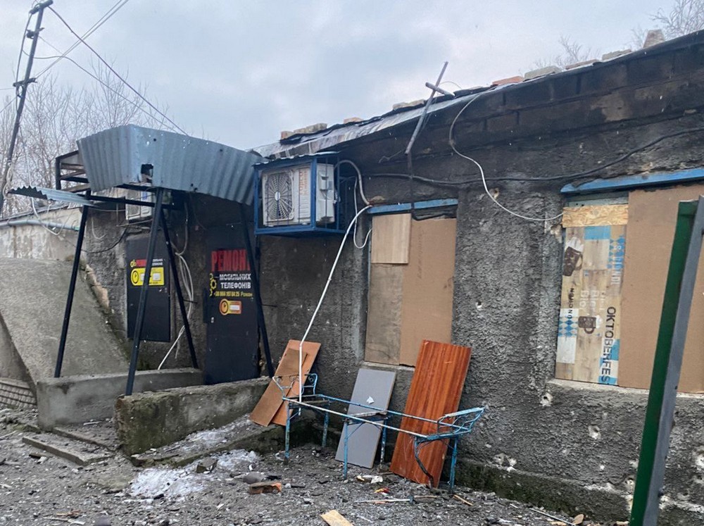 У Марганці показали фото наслідків нічного обстрілу