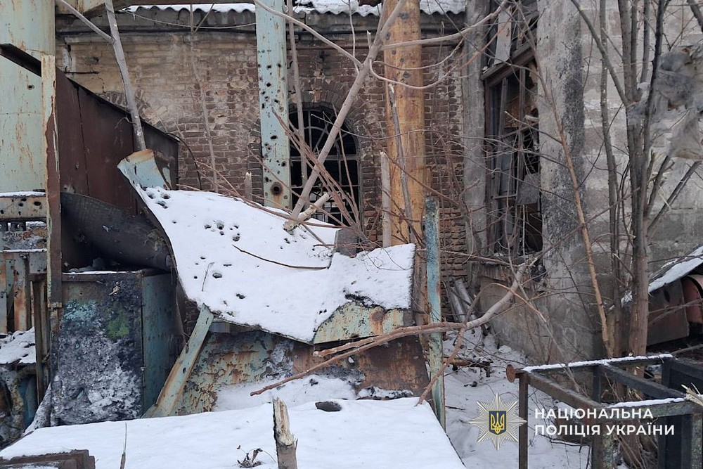 У Нікополі внаслідок артобстрілів двоє поранених, на Синельниківщині є загиблий – поліція (фото) У Нікополі внаслідок артобстрілів двоє поранених, на Синельниківщині є загиблий – поліція (фото)