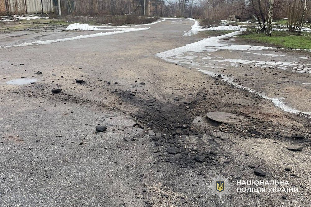 У Нікополі внаслідок артобстрілів двоє поранених, на Синельниківщині є загиблий – поліція (фото) У Нікополі внаслідок артобстрілів двоє поранених, на Синельниківщині є загиблий – поліція (фото)