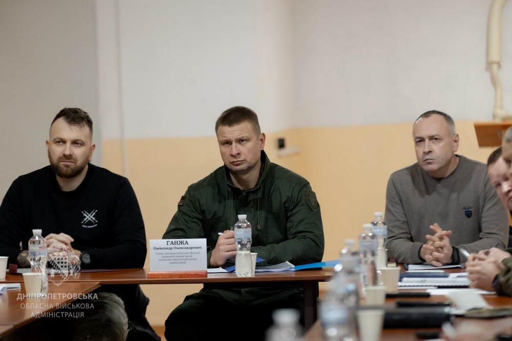 Захист Нікопольщини за завданням Зеленського обговорили у ДніпроОВА з військовими: 350 БпЛА і 500 снарядів випустив ворог тільки від початку року