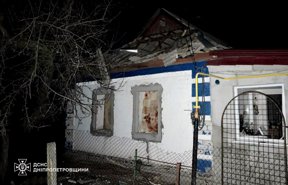 Люди опинилися під завалами, ворог скинув бомби на Дніпропетровщину: є загиблий і 4 поранених