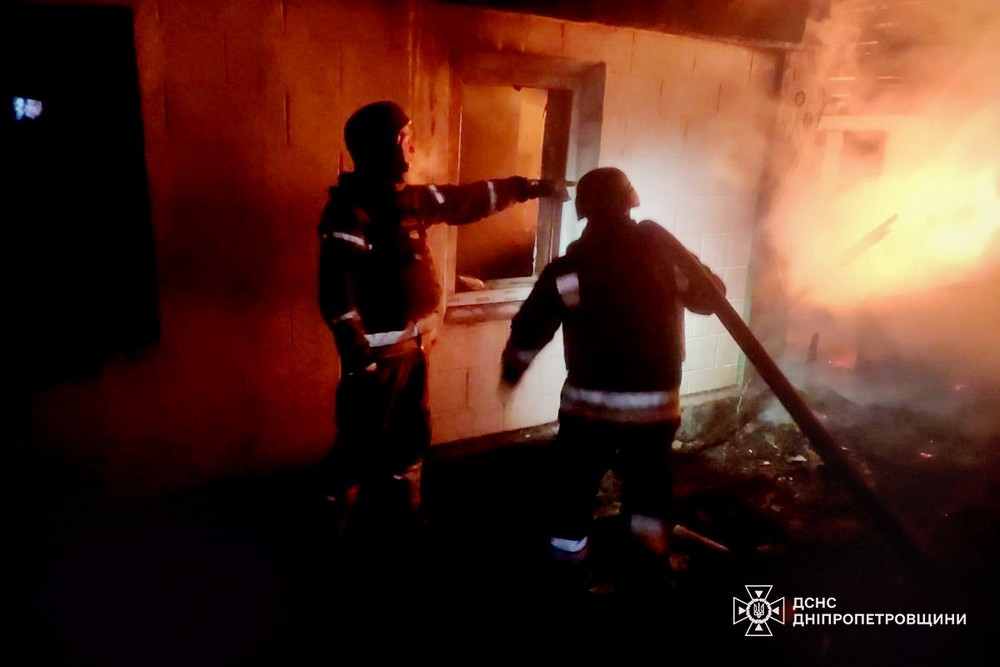 Люди опинилися під завалами, ворог скинув бомби на Дніпропетровщину: є загиблий і 4 поранених