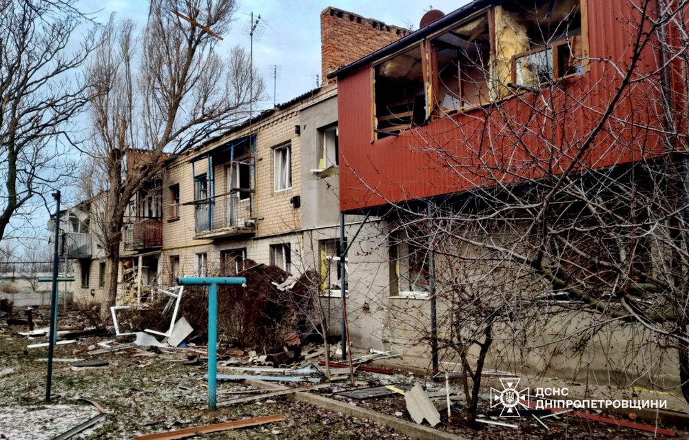 Люди опинилися під завалами, ворог скинув бомби на Дніпропетровщину: є загиблий і 4 поранених