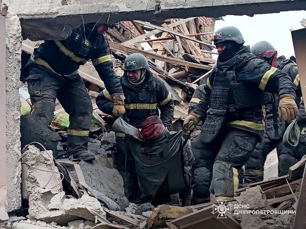 Люди опинилися під завалами, ворог скинув бомби на Дніпропетровщину: є загиблий і 4 поранених