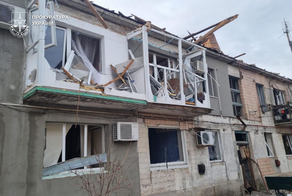 Люди опинилися під завалами, ворог скинув бомби на Дніпропетровщину: є загиблий і 4 поранених