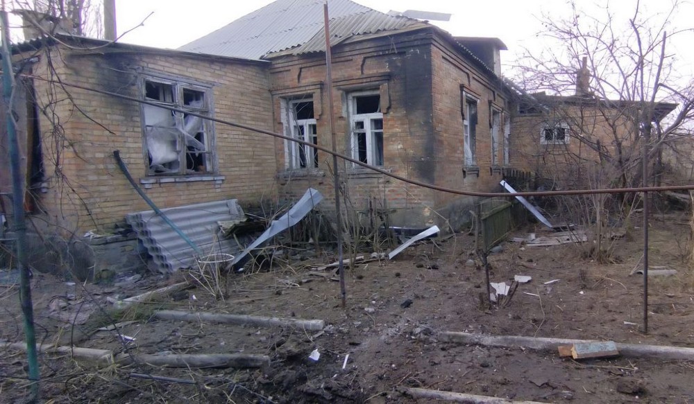 У Нікополі і районі побито 12 будинків, підприємства, газогони і електромережі, на Синельниківщині є поранений і руйнування (фото)