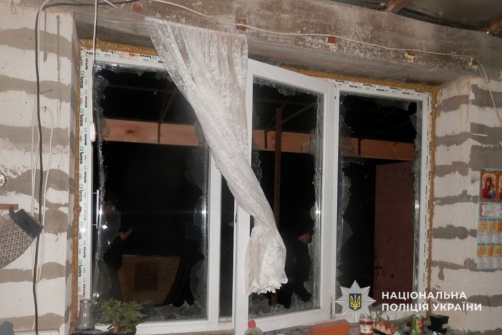 Обстріли Нікополя і району тривали весь день, троє поранених дітей в області – наслідки ворожого терору за добу (фото)